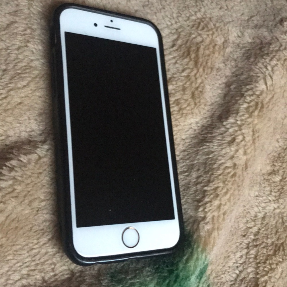Rose gold IPhone 6s